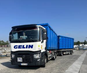 Ampliroll-avec-remorque-DE-FACE gelin france bretagne déchets