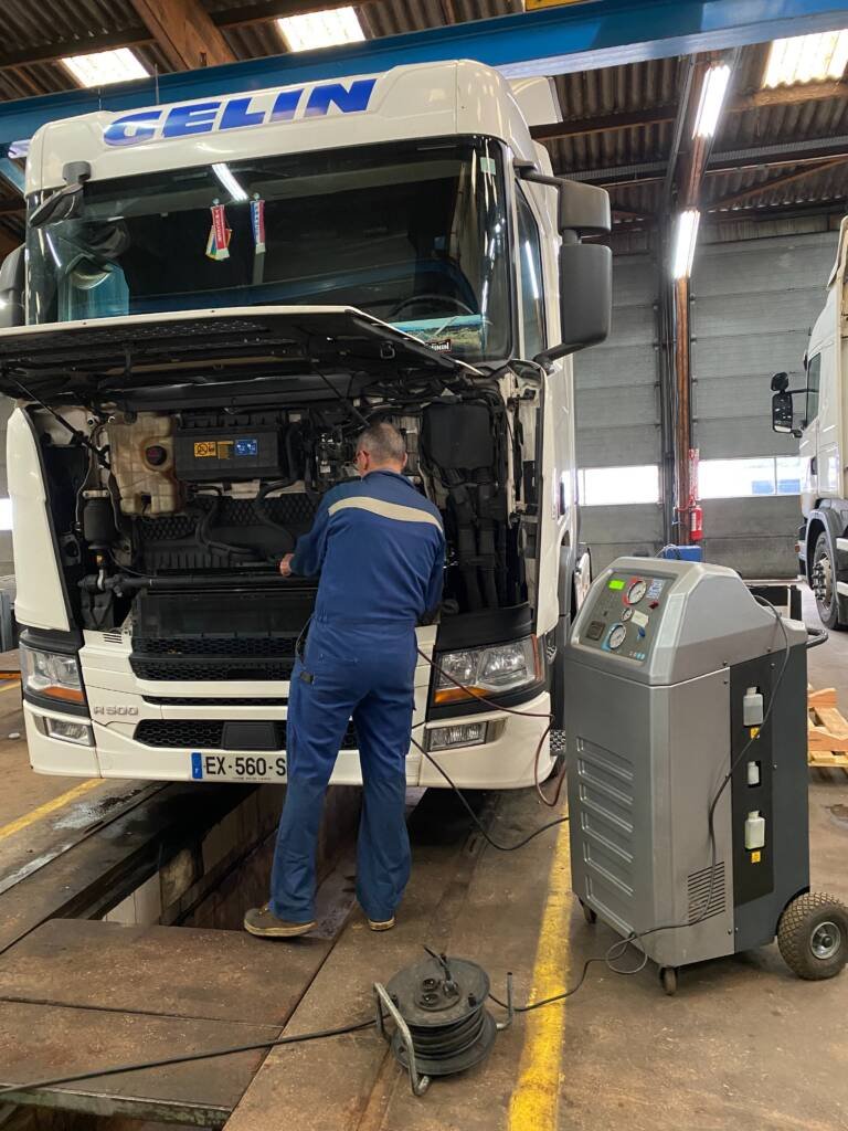 Mécanicien GELIN camion sécurité autonomie